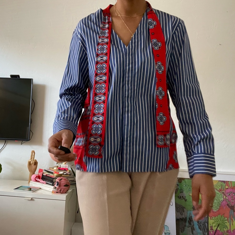 Cute Sandro Paris Blouse. Can be tied in the front. Open in the back. Size 2.